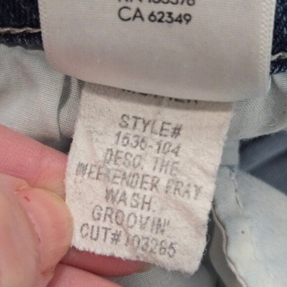 MOTHER Size 26 The Weekend Fray Hem Flare Jeans in Groovin Wash Women's - Picture 2 of 15